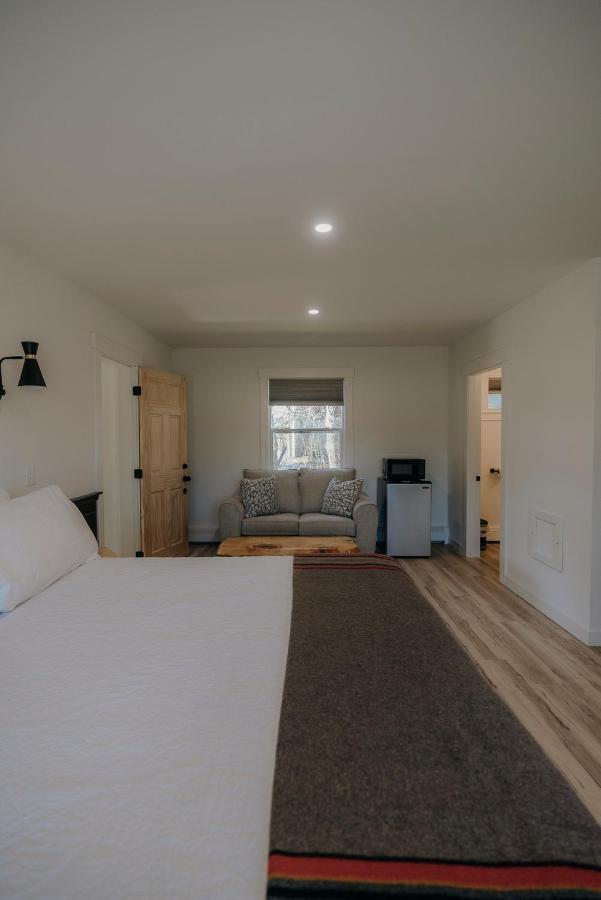 Bingham Motor Inn Экстерьер фото
