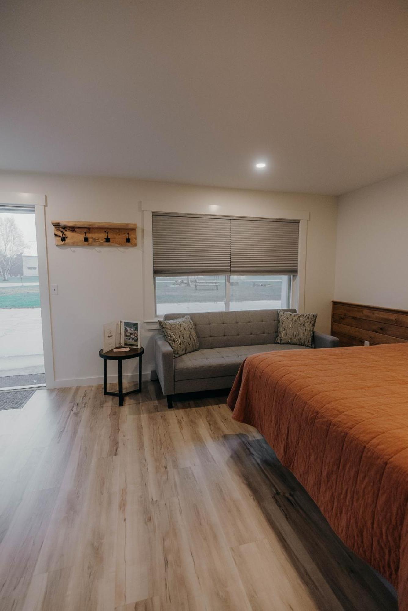 Bingham Motor Inn Экстерьер фото